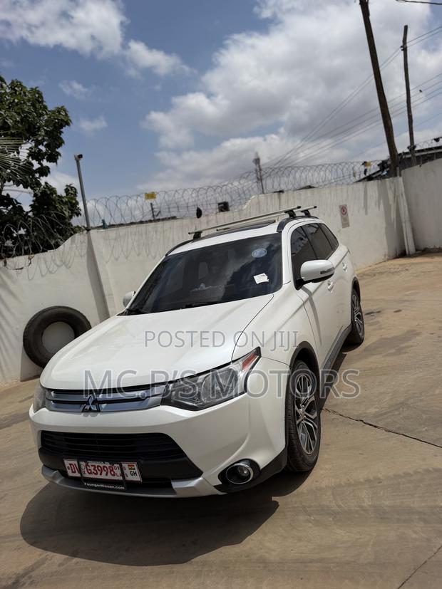 Mitsubishi Outlander 2016 White