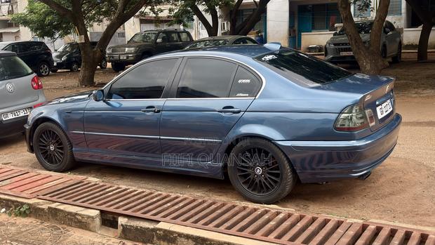 BMW 3 Series 320i RWD 1999 Blue
