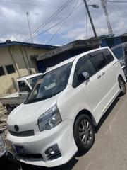 Toyota Voxy V 2WD 8-Seater 2013 White for sale