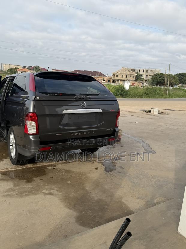 SsangYong Korando 2018 Gray