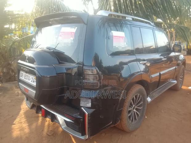 Mitsubishi Pajero 2012 Black