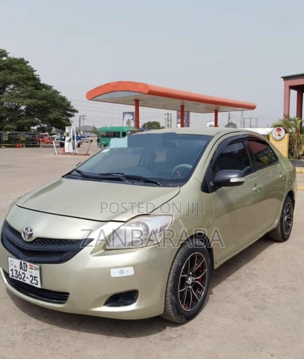 Toyota Yaris 1.5 Liftback 2008 Gold