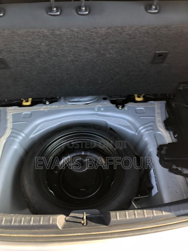 Toyota Vitz 1.0 FWD 5dr 2013 Silver