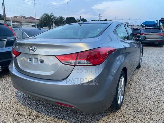 Hyundai Elantra Limited Sedan FWD (1.8L 4cyl 6A) 2013 Gray
