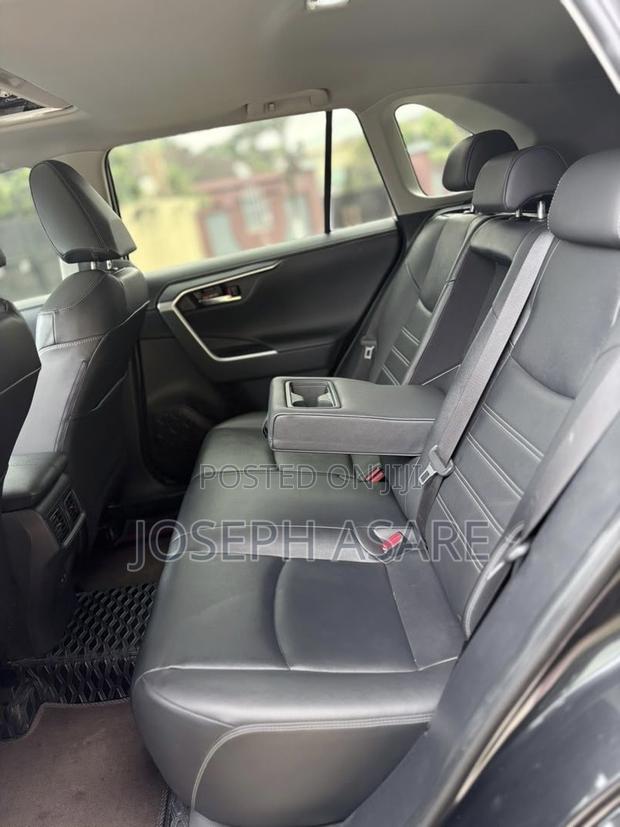 Toyota RAV4 2022 Black