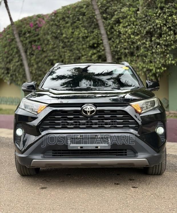 Toyota RAV4 2022 Black