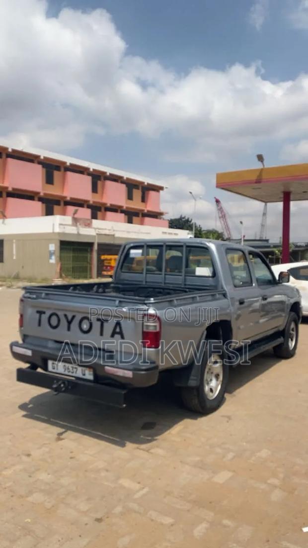 Toyota Hilux 2009 Gray
