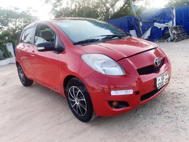 Toyota Vitz 1.3 FWD 3dr 2010 Red