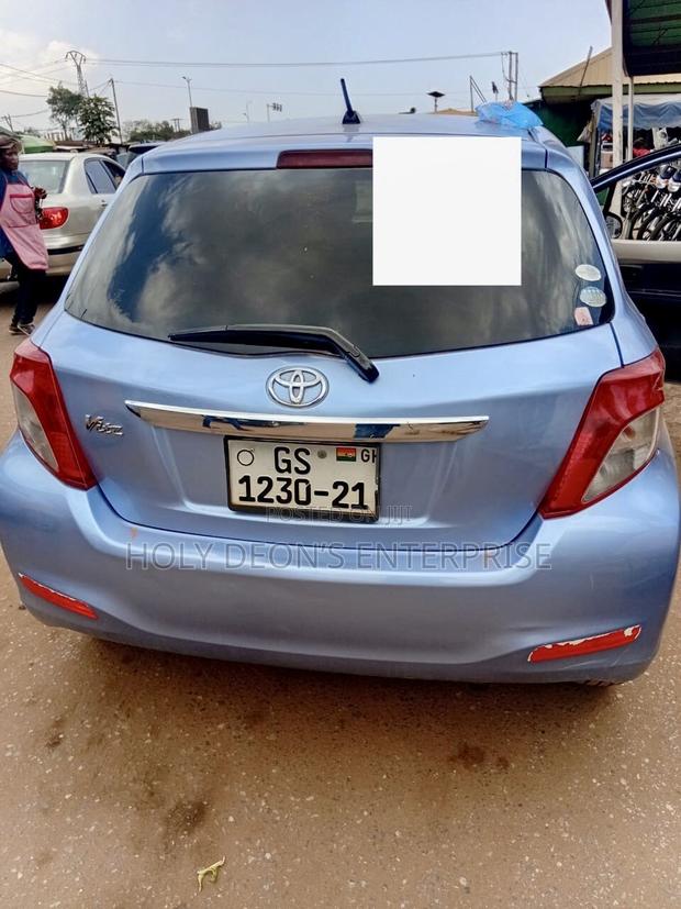 Toyota Vitz 1.3 FWD 5dr 2012 Blue