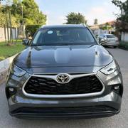 Toyota Highlander 2022 Gray for sale