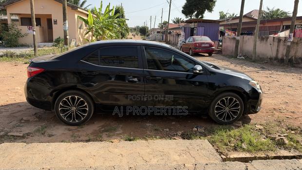 Toyota Corolla LE Eco 4dr Sedan (1.8L 4cyl CVT) 2016 Black