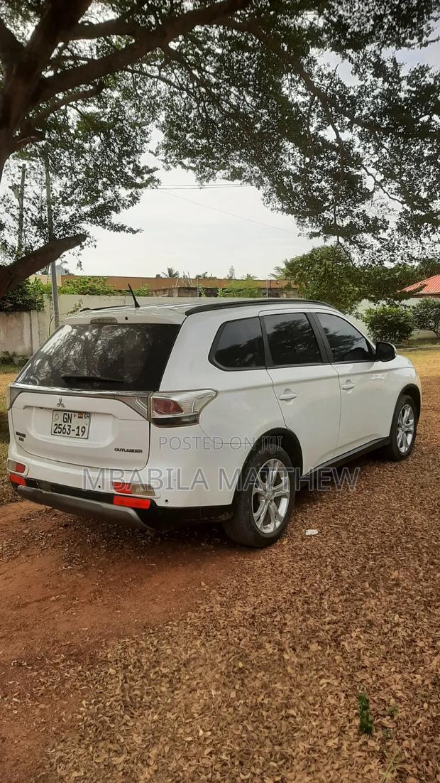 Mitsubishi Outlander 2016 White