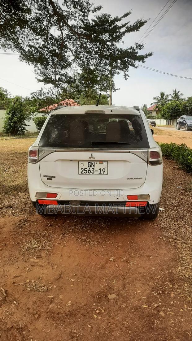 Mitsubishi Outlander 2016 White