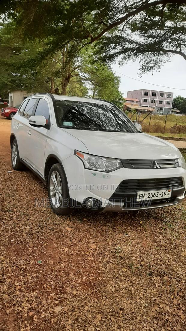 Mitsubishi Outlander 2016 White