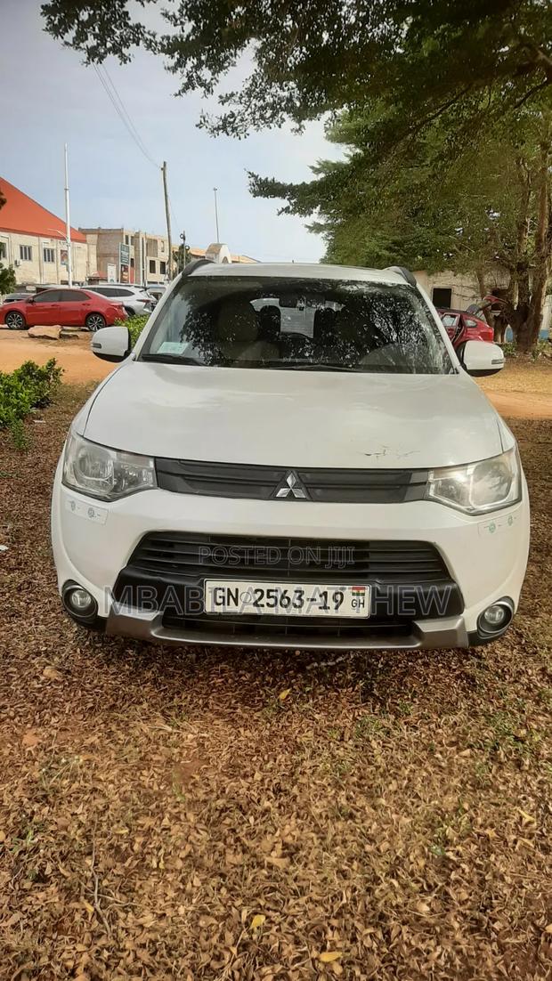 Mitsubishi Outlander 2016 White