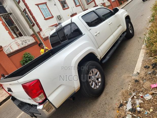 Toyota Tacoma SR5 2017 White