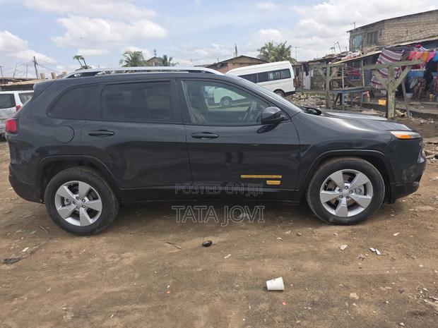 Jeep Cherokee Limited FWD 2016 Gray