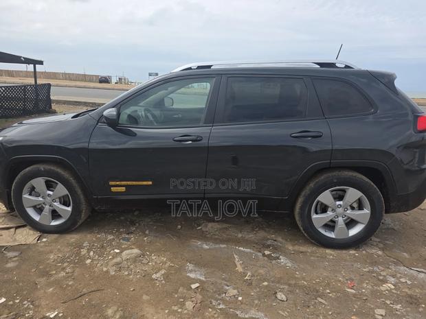 Jeep Cherokee Limited FWD 2016 Gray