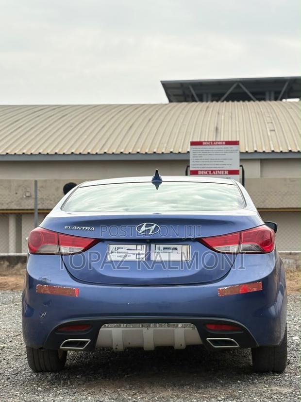Hyundai Elantra Limited Sedan FWD (1.8L 4cyl 6A) 2013 Blue