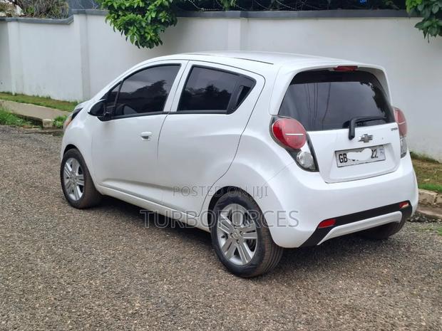 Chevrolet Spark 2015 White