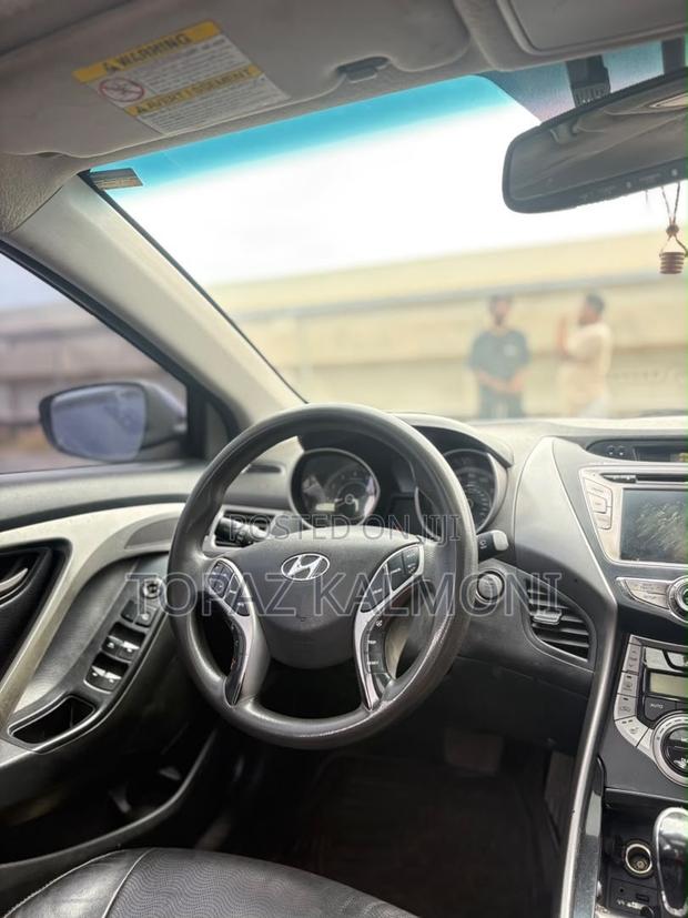 Hyundai Elantra Limited Sedan FWD (1.8L 4cyl 6A) 2013 Blue