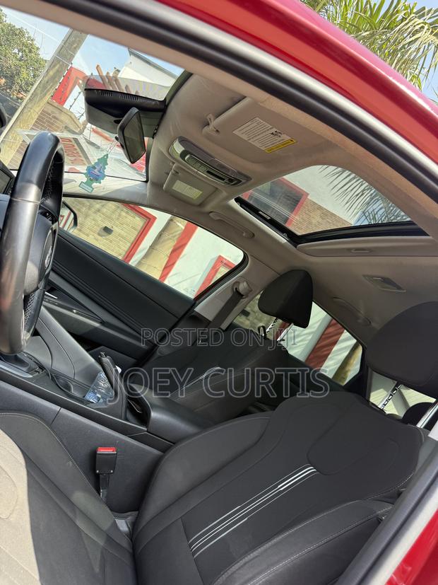 Hyundai Elantra SE 2021 Burgundy
