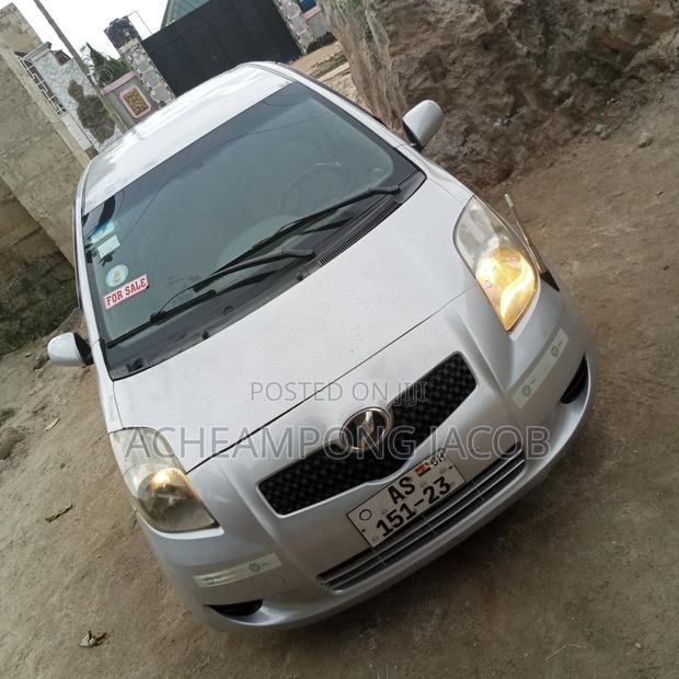 Toyota Vitz 1.3 AWD 3dr 2010 Silver