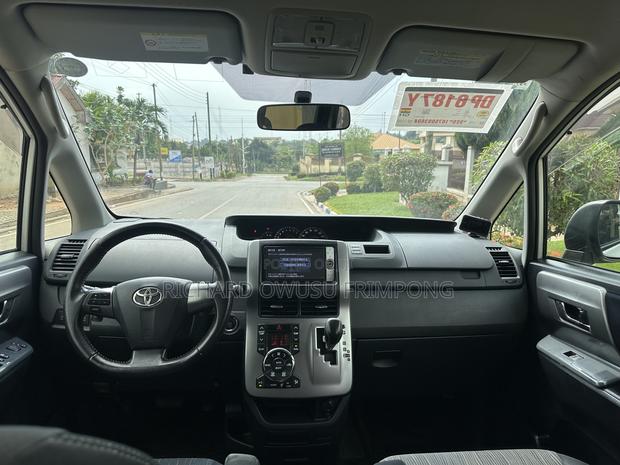 Toyota Voxy 2012 White