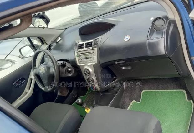 Toyota Yaris 2010 Blue
