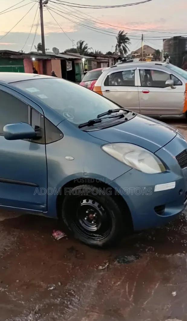 Toyota Yaris 2010 Blue