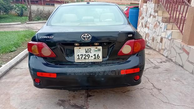Toyota Corolla 2010 Black