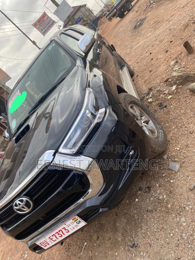 Toyota Hilux 2014 Black