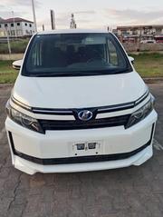 Toyota Voxy Hybrid X 2WD 7-Seater 2015 White for sale