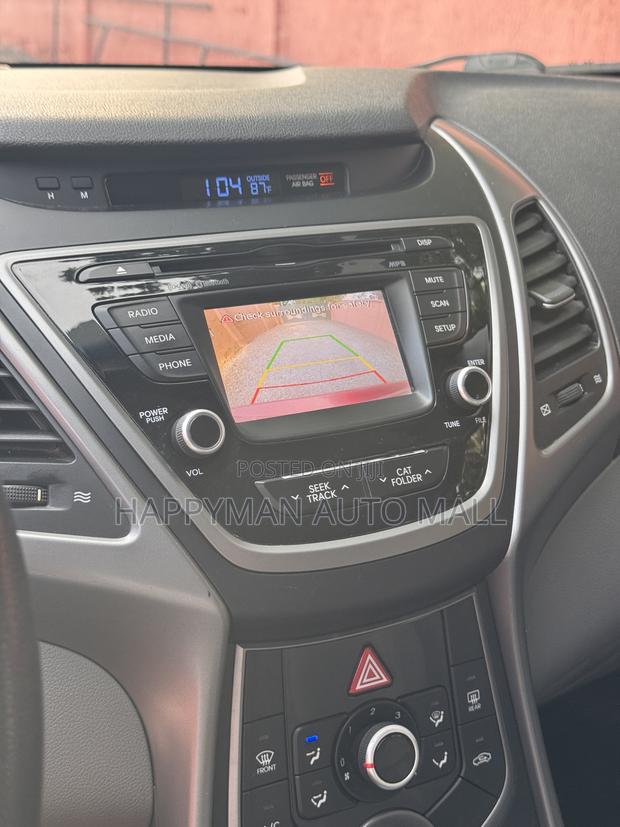 Hyundai Elantra SE 4dr Sedan (1.8L 4cyl 6A) 2015 Red