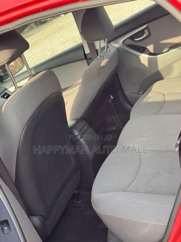 Hyundai Elantra SE 4dr Sedan (1.8L 4cyl 6A) 2015 Red
