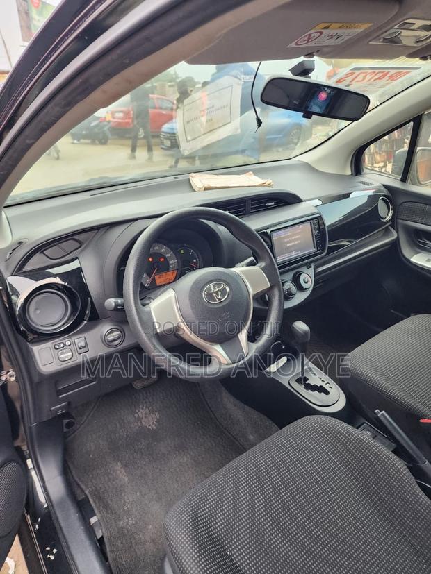 Toyota Vitz 2015 Black
