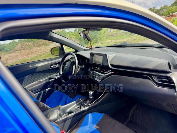 Toyota C-HR XLE Prermium FWD (2.0L 4cyl 2AM) 2018 Blue