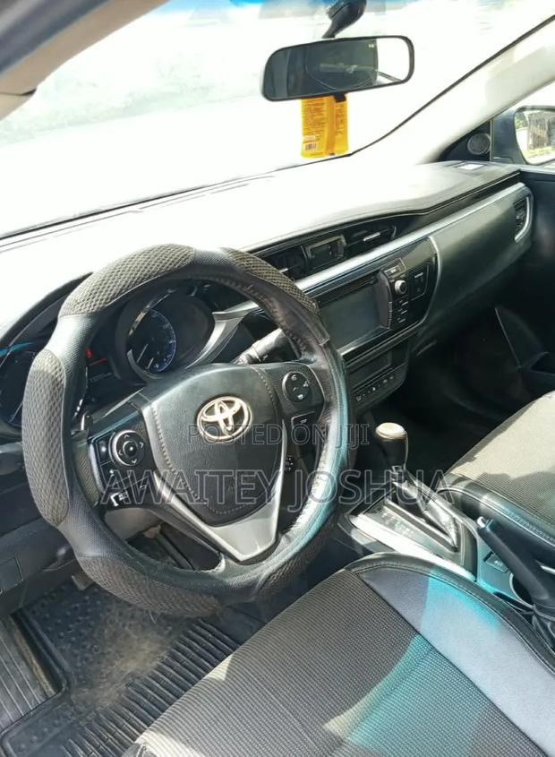 Toyota Corolla 2016 Silver