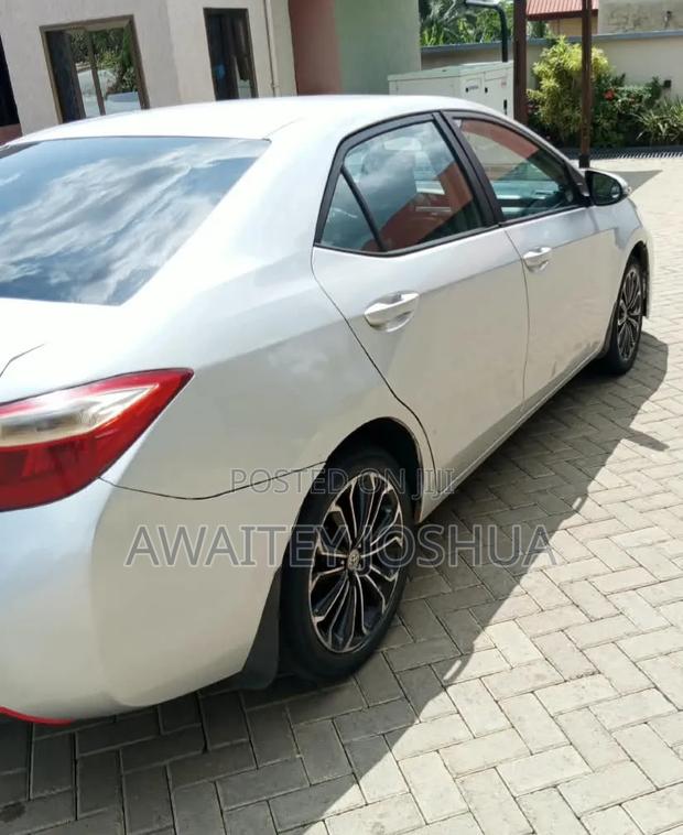 Toyota Corolla 2016 Silver