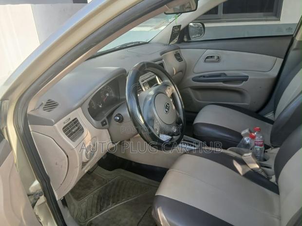 Kia Rio 2010 Brown