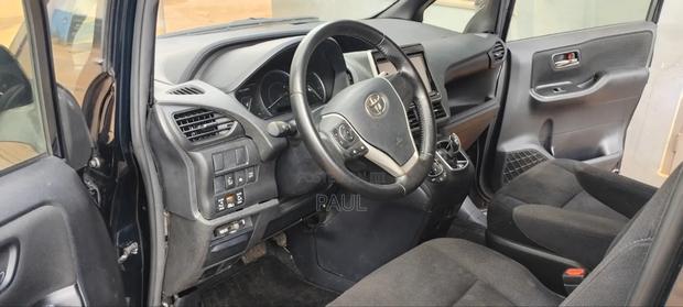 Toyota Voxy Hybrid V 2WD 7-Seater 2014 Black