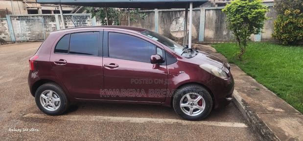 Toyota Vitz 1.3 FWD 3dr 2010 Burgundy