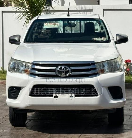 Toyota Hilux 2017 White