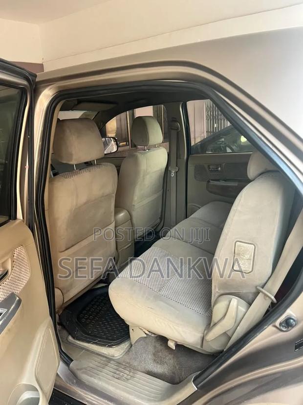 Toyota Fortuner 2.5 D AWD 2009 Gold