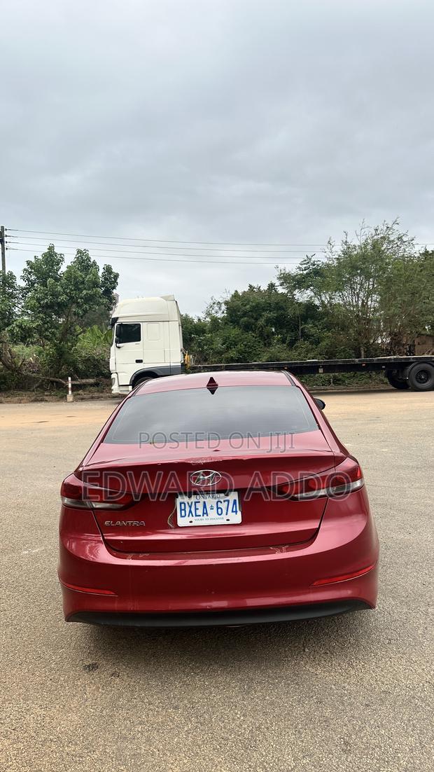 Hyundai Elantra Limited Sedan FWD (2.0L 4cyl 6A) 2017 Red