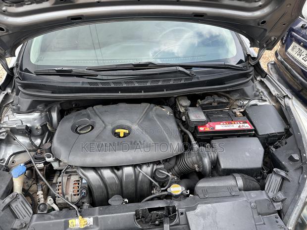 Hyundai Elantra SE 4dr Sedan (1.8L 4cyl 6A) 2015 Gray