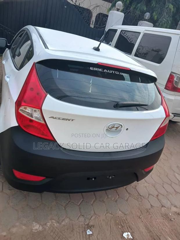 Hyundai Accent 2012 White