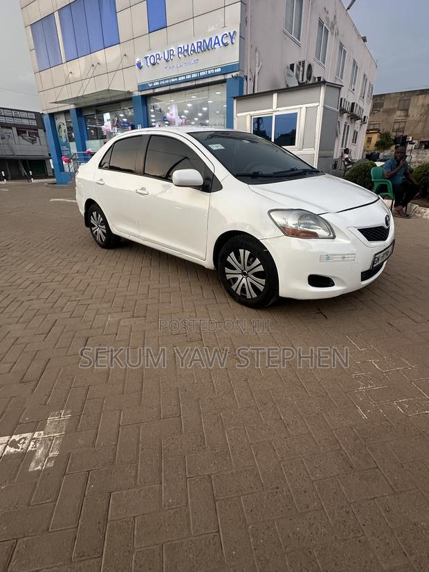 Toyota Yaris 2010 White