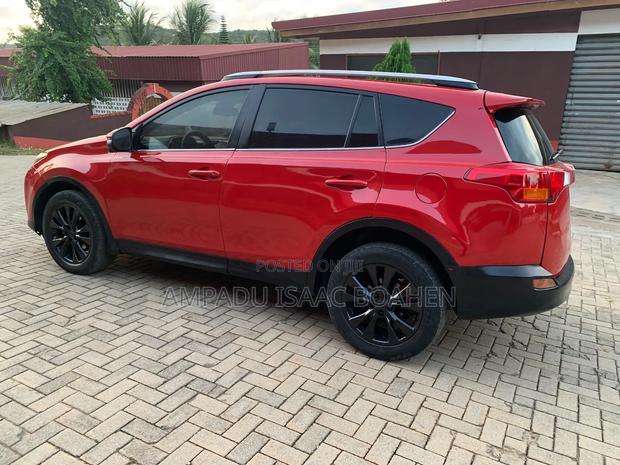 Toyota RAV4 LE 4dr SUV (2.5L 4cyl 6A) 2015 Red