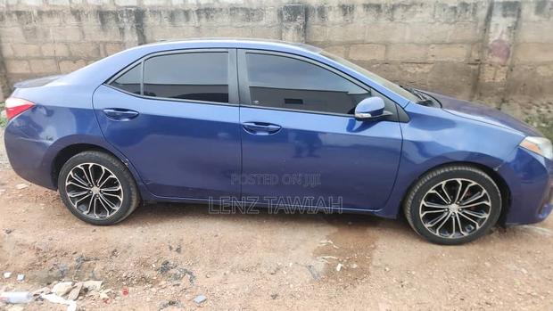 Toyota Corolla 2016 Blue